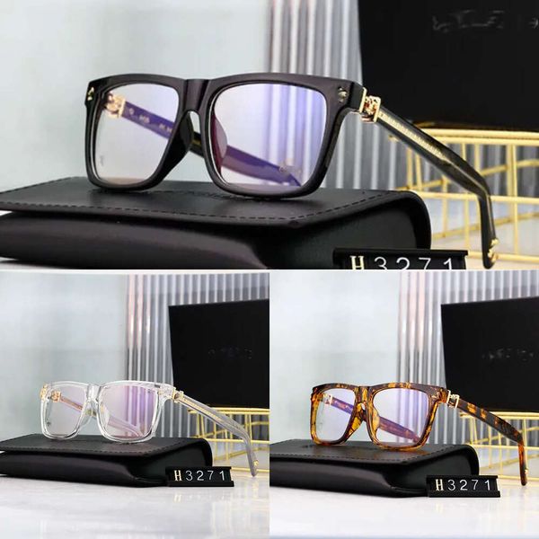 Óculos de sol cromados CH Frames Designer Luxo Chromes Celebridades femininas Black Ultra Light Anti -Blue Frame Myopia Eyeglass Heart Glasses 2024 de alta qualidade iz5i r