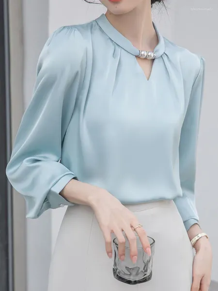 Женские блузки, французская винтажная элегантная атласная блузка для женщин, офисные дамы, однотонная профессиональная блузка с лямкой на шее, жемчугом и бисером, весенние топы 2024 г.