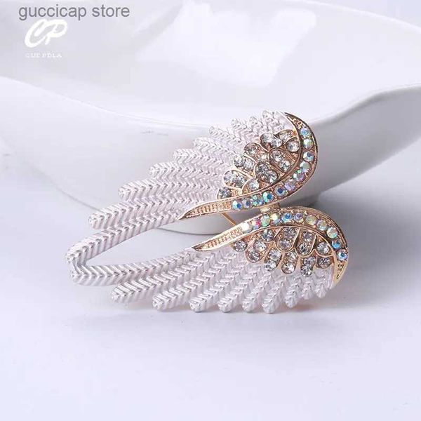 Pimler Broşlar Yaratıcı Moda Zarif Rhinestone Angel Wing Brooch Corsage Multo -Molor Evrensel Giyim Aksesuarları Erkek ve Kadın Pimleri Y240329