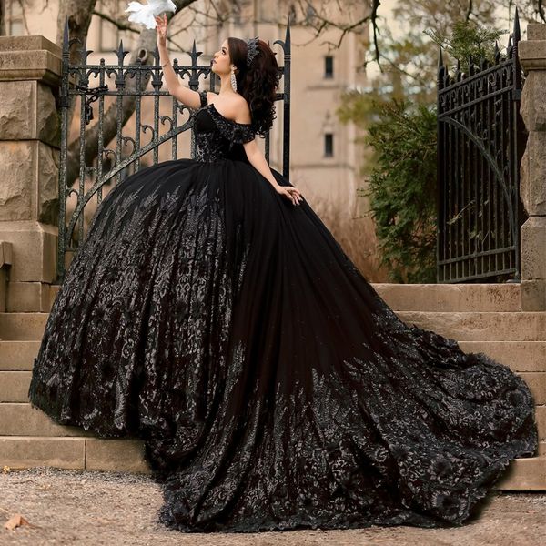 Schwarze glitzernde Prinzessin schulterfreie Quinceanera-Kleider Schatz-Spitze-Applikations-Blumen-Bonbon-16-Ballkleid Vestidos de 15 Jahre