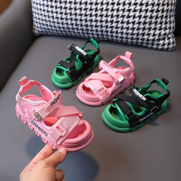 Sandalen 2023 Sommer Neue Mode Kinder Sandalen 1-6 Jahre Alt 3 Jungen Baotou Strand Schuhe Mädchen Trendy Schuhe 240329