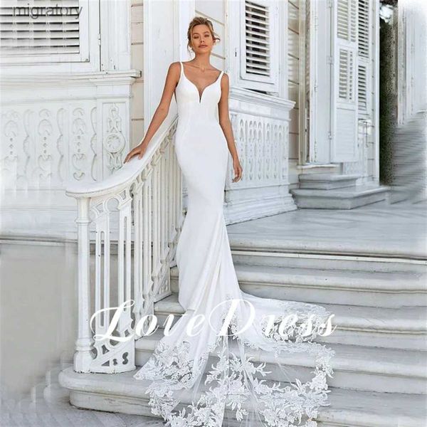 Abiti sexy urbani LoveDress Abito da sposa a sirena in pizzo civile Corte dei treni Cinghia per spaghetti Abito da sposa semplice Backless Bohemian Scollo a V Applique Robe yq240329