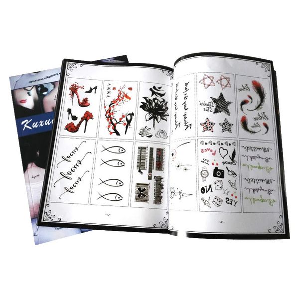 Álbum de livro de tatuagem, alfabeto em inglês, pena, símbolo, caveira, borboleta, gato, po, acessórios, corpo ar 240318