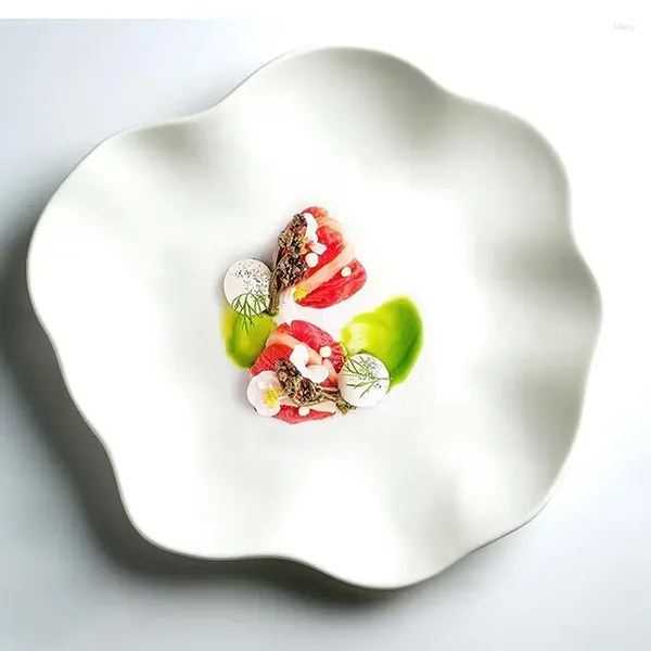 Pratos restaurante placa irregular branco cerâmica ocidental nuvem criativa sobremesa cozinha jantar conjunto e pratos