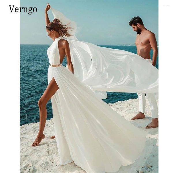 Abiti da festa Verngo Semplice chiffon avorio Una linea lunga da ballo da spiaggia con spacco all'americana Abiti da sera sexy senza schienale con fascia dorata del mantello