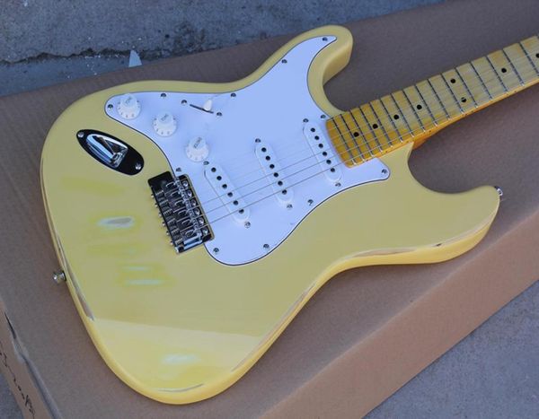 Chitarra elettrica giallo chiaro per mancini personalizzata in fabbrica con stile vintage Manico in acero giallo Hardware cromato Può essere personalizzato9807321