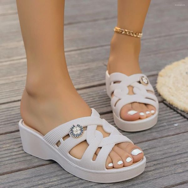 Sapatos casuais 2024 primavera moda cor sólida sexy oco confortável flor cristal sandálias de dedo do pé redondo chinelos femininos