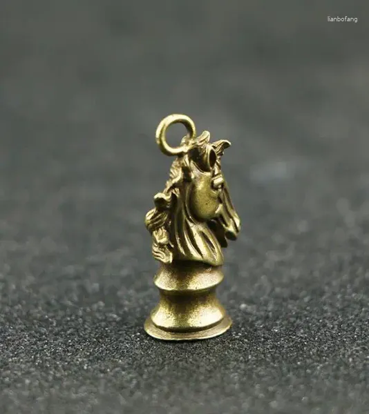 Statuette decorative da collezione in ottone puro cinese intagliato animale zodiaco scacchi testa di cavallo squisite piccole statue pendenti