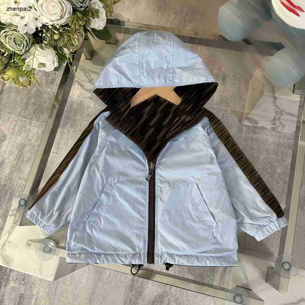 Luxus-Kapuze-Kindermantel doppelseitig verwenden Baby Jackets Kinder Designer Kleidung Größe 100-160 Hochqualifizierte Jungen Girls Outerwear 24mar