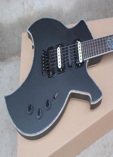 Einzigartig geformte Flame Maple Top-Rückseite, mattschwarze E-Gitarre, 5 Tonabnehmer, Tremolo-Brücke, schwarze Hardware, Abalone-Korpusbindung, In5410820