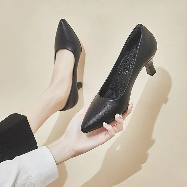 Scarpe eleganti a punta Tacco sottile Nero Tacchi alti professionali Tacco medio da donna Etichetta da pendolarismo Lavoro per le donne