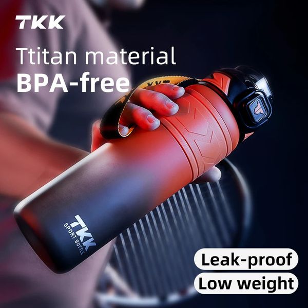 TKK 600/800/1000ml Garrafa de água esportiva Tritan BPA-livre portátil à prova de vazamento de plástico para bebidas ao ar livre Fitness Gradie Chaleira 240322