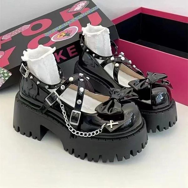 Scarpe eleganti Fiocco nero Suola spessa Lolita per donna 2024 Primavera Bella catena Moda fibbia per cintura donna moderna