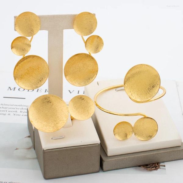 Halskette Ohrringe Set Schönes Design Gold Farbe Schmuck Afrikanischer Baumeln Und Hand Armreif Ring 3St Für Hochzeiten Verlobung Elegantes Geschenk