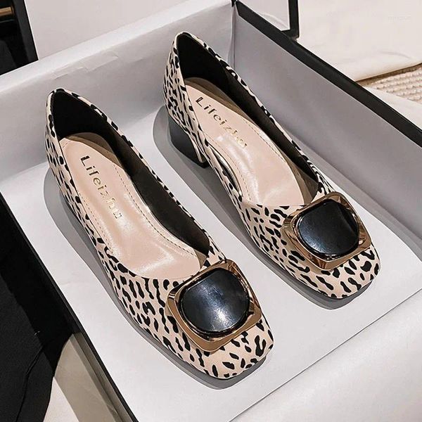 Casual Schuhe Frauen High Heels Sexy Leopard Print Pumps OL Runde Kappe Leder Kleid Mode Designer Loafers