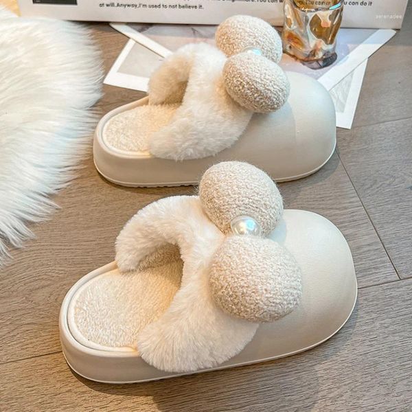 Pantofole 2024 inverno fiocco caldo donna camera da letto all'aperto morbido e spesso scarpe dal design antiscivolo carino decorazione di perle scivoli da pavimento casual