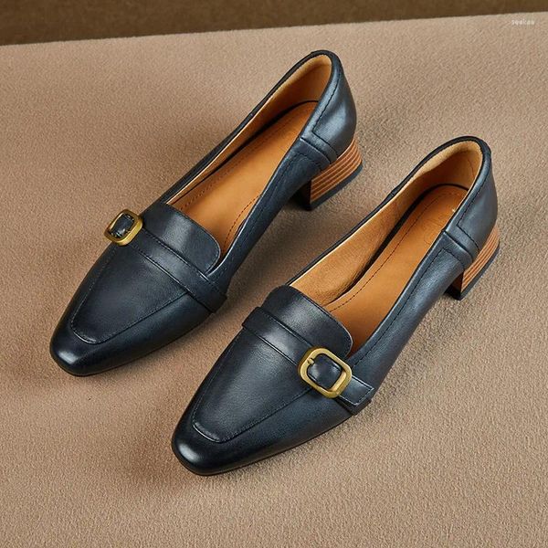 Повседневная обувь MKKHOU, модная легкая женская обувь высокого качества из натуральной кожи с золотыми пуговицами, на мягком низком каблуке для повседневного использования