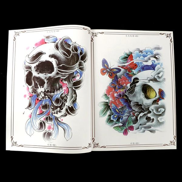 Livro de tatuagem manuscrito capa completa os padrões do crânio dragão deus inovação design personagem adequado para fornecimento de acessórios 240318