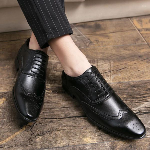 Sapatos casuais masculinos com cadarço negócios couro moda oxfords 2024 all-match estilo britânico brogue