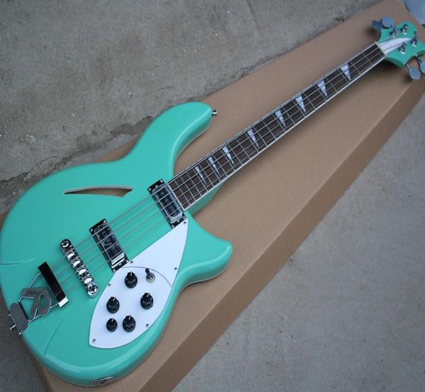 Blaue 4-saitige Semihollow-E-Bassgitarre mit Palisandergriffbrett. Individuelles Logo. Verfügbare Farbe: 8419549