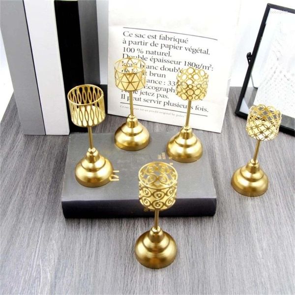 Portacandele Portacandele in metallo cavo in ferro Elegante candeliere 3D Tea Light Stand Impostazione tavolo per la casa, soggiorni, camere da letto, decorazione