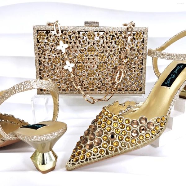 Freizeitschuhe Doershow Hochwertiger afrikanischer Stil Damen und Taschen Set Neueste goldene italienische Tasche für Party HYD1-23