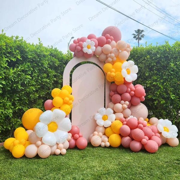 Parti Dekorasyonu 105pcs Daisy Balonlar Çelenk Kemer Kiti Retro Pembe Allık Sarı Lateks Globos Düğün Doğum Günü Dekorasyonları Çocuk Bebek Duş