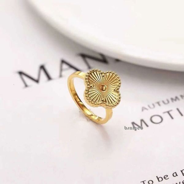 Marke Luxus Clover Designer Chinesischer Ring 18k Gold Grün Weiß Rot Schwarz Stein Charm Diamant Emotion Nagel Finger Verlobungsring Schmuck 2120