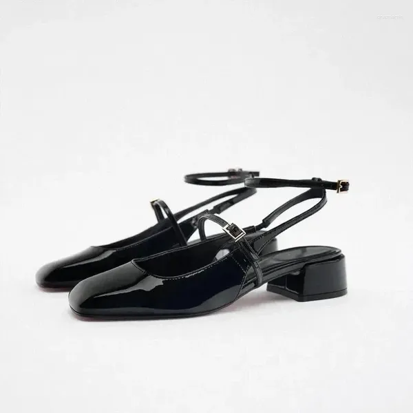 Повседневная обувь TRAF Черные туфли-лодочки с круглой головкой и босоножками 2024 г., женская лакированная кожа на квадратном каблуке с металлической пряжкой и ремешком на щиколотке, низкие каблуки