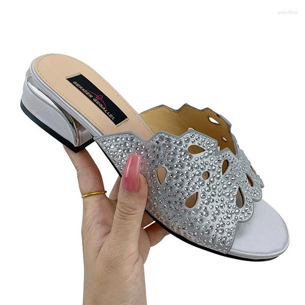 Kleid Schuhe 2024 Mode Italienisches Design Lässige Afrikanische Slipper Rrhinestone Polka Dots Sommer Party Frauen Plattform Chunky High Heels Sandalen