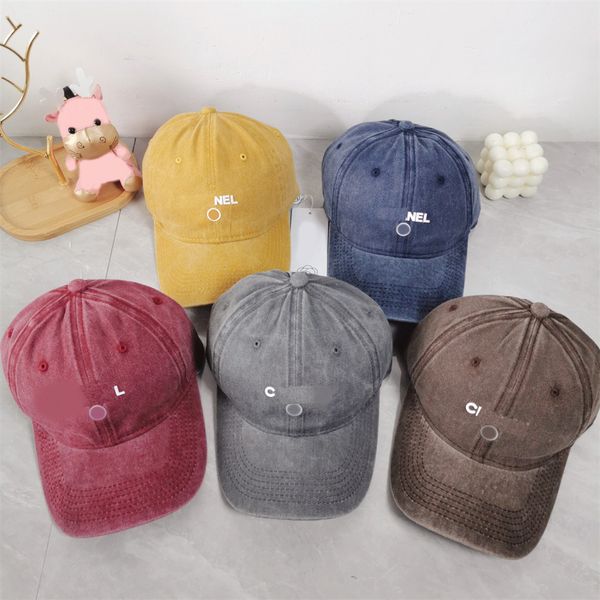 Berretti da baseball versatili di moda casual Cappelli per uomo Cappelli aderenti da donna ape vari colori Cappelli di protezione solare UV Regolabili 330X1H