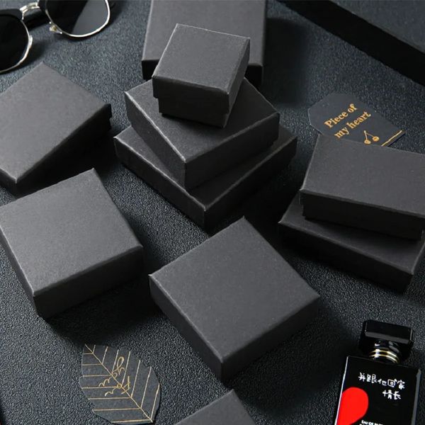 30pcs Black Kraft Jewelry Box Caixa de papelão de papel de colar de colar de colar de colar de embalagem de embalagens de embalagens de embalagem de caixas de organizações com esponja dentro de 240318