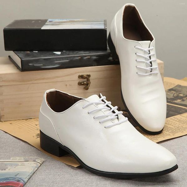 Sapatos de vestido masculinos Lace Up Formal Coreano Cor Sólida Apontada Toe Couro Oxford Mens Casual Patente Calçado