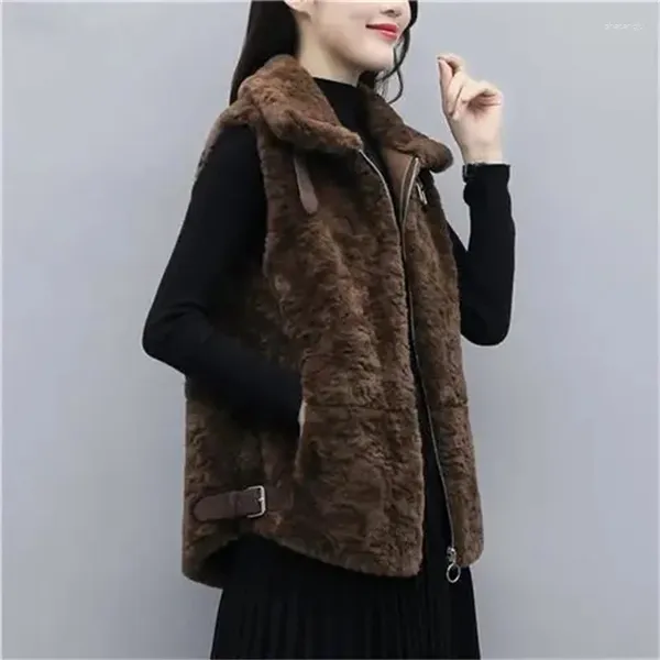 Damenwesten 2024 Herbst/Winter Koreanische Lammhaarweste Mantel Kurzes Leder und Pelz Einteiliges Lose Mode Vielseitiges Tanktop