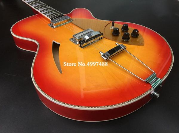 RIC 330 370 6 corde Cherry Sunburst Chitarra elettrica a corpo semi cavo Singolo foro F Rilegatura a scacchiera 2 Jack di uscita Oro P7166550