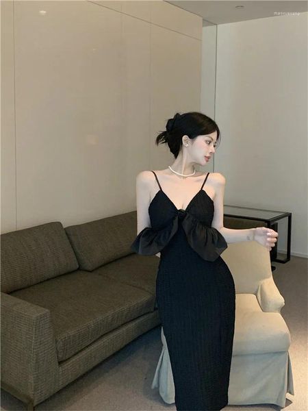 Abiti casual con spalle scoperte Abito arricciato Elegante vita alta Slim Lunghezza midi Nero per le donne Abito estivo da fata Femme Cinghie per spaghetti