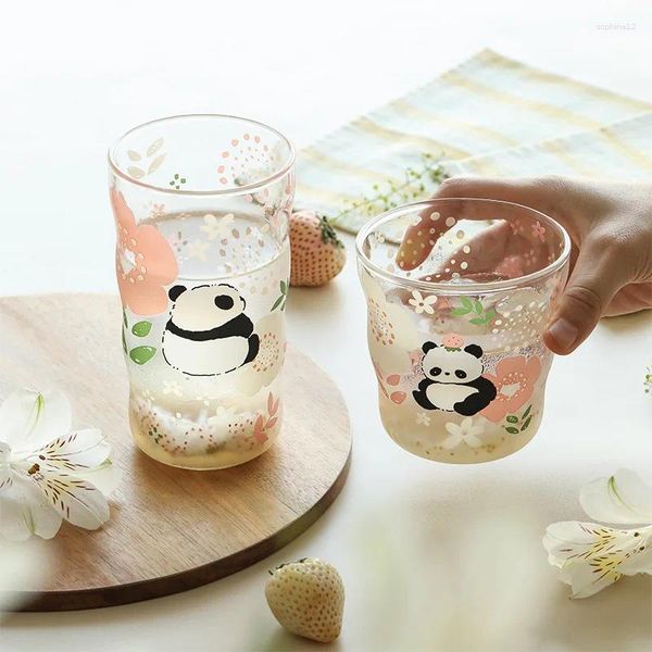 Bicchieri da vino Simpatico panda Tazza di vetro Fiore rosa Modello di cartone animato Circolare Moderno Minimalista Stile INS Home Office Tè Caffè Ragazza Regalo