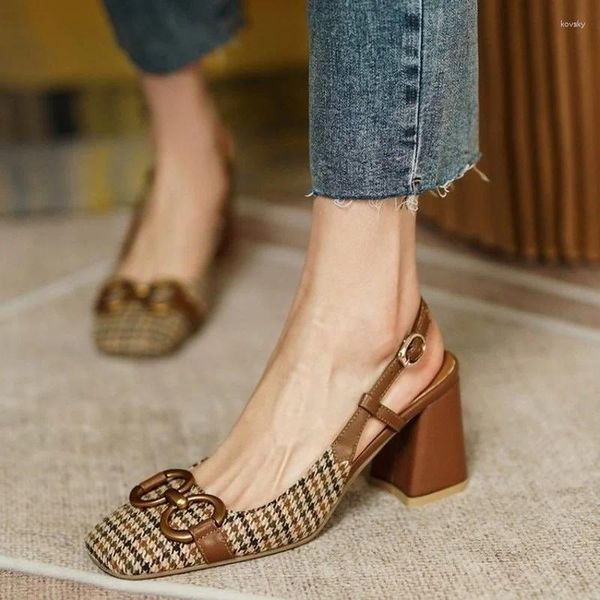 Sapatos de vestido retro xadrez sandália bloco médio saltos grossos designer espelho sandálias de luxo mulher verão marcas tendência feminina 2024 romano