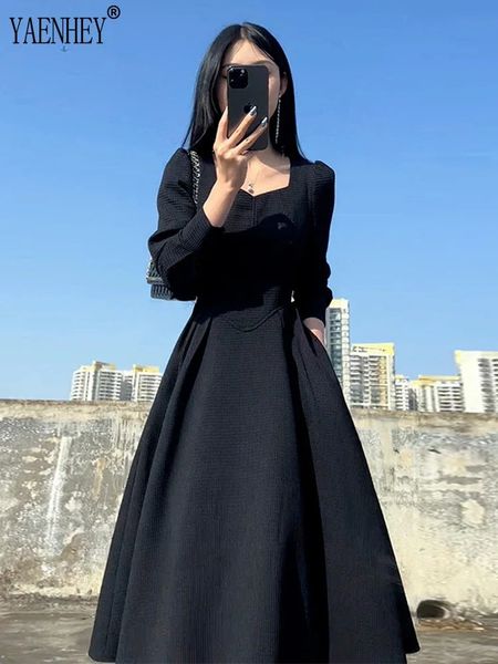 Винтажные платья макси-миди во французском стиле для женщин, одежда для вечеринок, элегантное черное длинное платье с квадратным вырезом, корейская мода, осень 2023, 240315