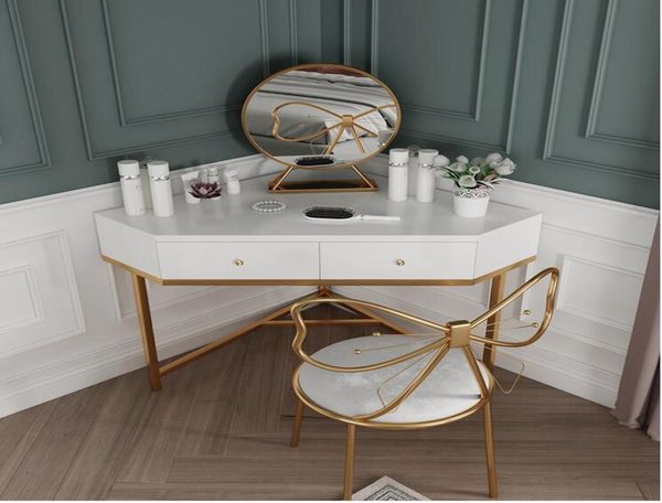 Nordischer Schminktisch, Schlafzimmer, kleine Wohnung, modern, minimalistisch, leicht, luxuriös, Eck-Make-up-Tisch, Netz, roter Schminktisch3228707