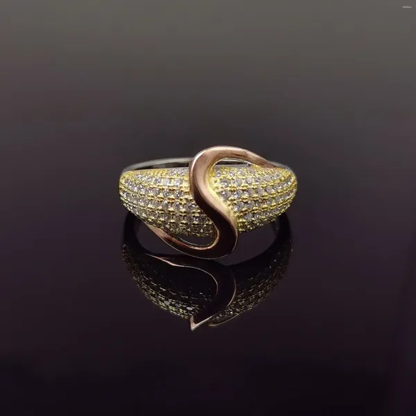 Anéis de cluster 2024 produto de moda s925 prata europeu e americano micro conjunto completo anel de diamante para homens mulheres separação de cores