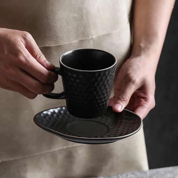 Кружки винтажные черно-белые керамические кофейные чашки набор с блюдцами для офиса чайная домашняя однотонная кружка для питья посуда для напитков украшения