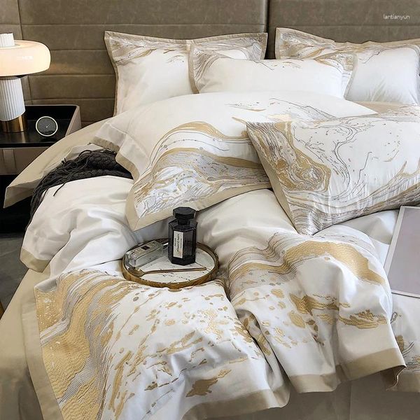 Set di biancheria da letto Arte moderna Ricamo in oro 100S Cotone egiziano a fibra lunga Set di lusso Copripiumino Biancheria da letto Fodere per cuscini Biancheria da letto