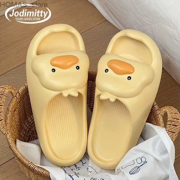 Sapatos em casa New Summer Mulher Slippers Mens Cute 3d Cartoon Duck Fashion Family Slides Sandals Beach Casal Comfort Slippers ao ar livre Y240401