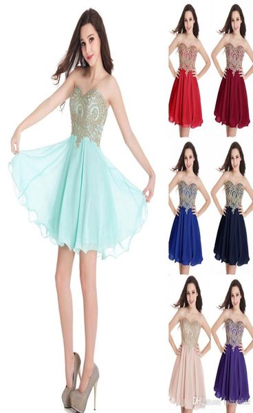 Babyonlinedress Abiti da ritorno a casa in pizzo dorato senza schienale sexy 2020 Abiti da ballo corti in chiffon con scollo a cuore affascinante4601054