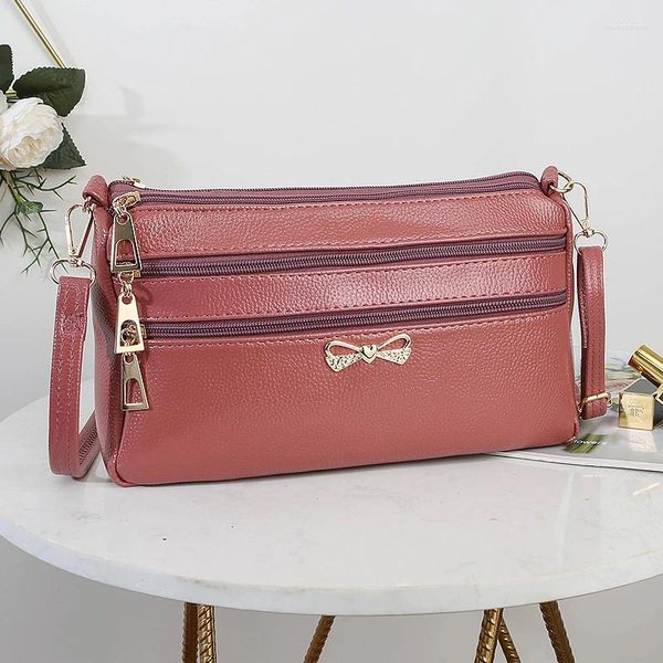 Borse a tracolla 2024 Borsa femminile in pelle cerata a olio Borsa singola da donna di mezza età Messenger multistrato di grande capacità a tracolla