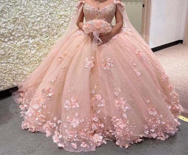 2023 Pembe Romantik Allık 3d Çiçekler Balo elbisesi Quinceanera Prom Elbiseler Cape Wrap Kaftan Boncuklu Dantel Uzun Tatlı 16 Elbise VESTI4810783