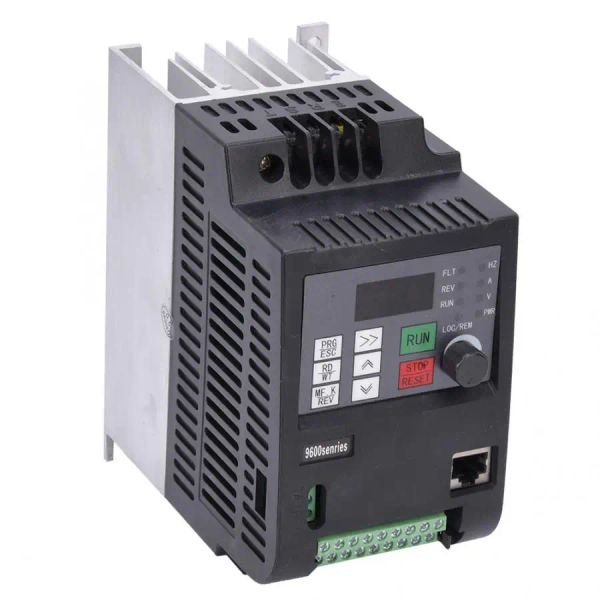 Per russo CE 220V 1,5 kW/ 2,2 kW/ 4KW Azionamento del motore AC/ VSD/ VFD/ 50Hz Inverter 1 Ingresso di fase al convertitore di frequenza di uscita a 3 fasi