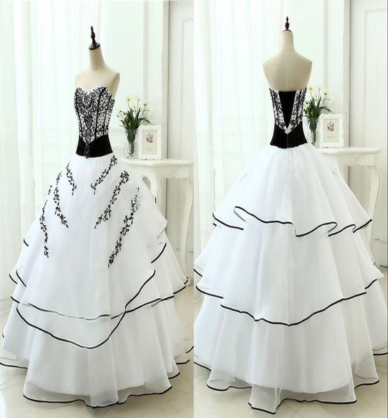 Abito da sposa moda gotico in bianco e nero Abito da sposa Senza spalline in rilievo Organza ricamata con strati arricciati Corsetto lungo sul retro Rust1707370