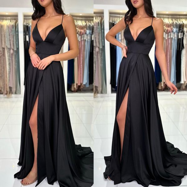 Abito da damigella d'onore sexy a trapezio nero con spalline in raso, abiti da sera eleganti abiti con spacco sulla coscia per occasioni speciali